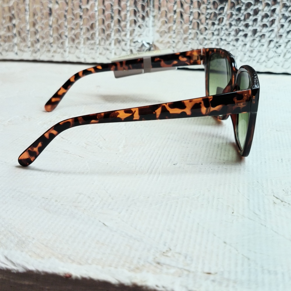 Franco Sarto Sunglasses - Picture 3 of 3